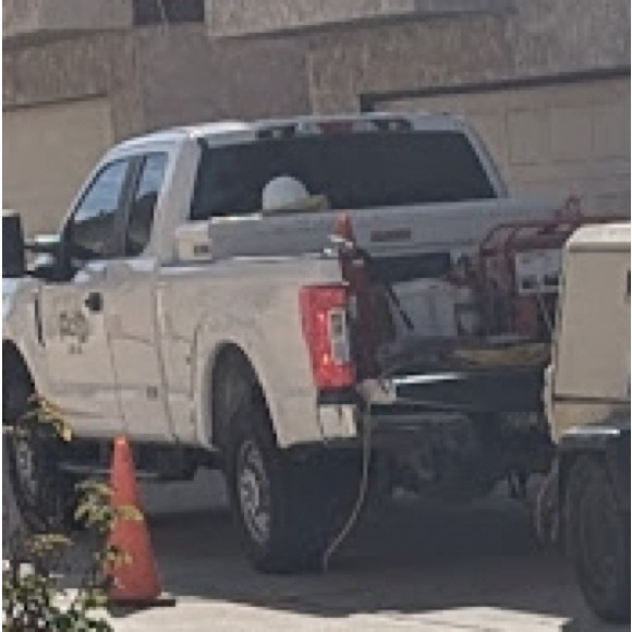 Meet your Posher, Andrea - Picture 2 of 3